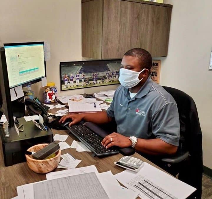 8 Ways to Keep Your Team Members Engaged While Working From Home